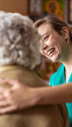 How to Encourage a Loved One with Dementia to Bathe